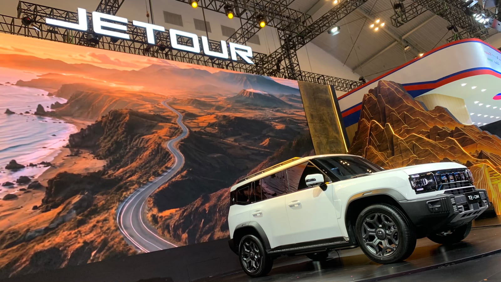Jetour T2 i-DM Meluncur, SUV Bergaya Petualang Dipasarkan Rp688 Juta