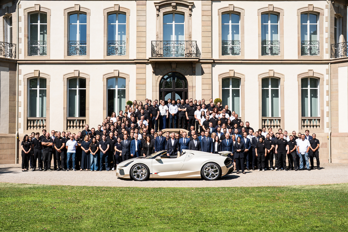 Bugatti W16 Mistral Unit Terakhir Terpesan Kolektor Timur Tengah