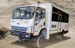 >Selain Bodi Bus, Warriors Manhauler Buatan Karoseri Laksana jadi Kendaraan Antar Jemput Pekerja Tambang