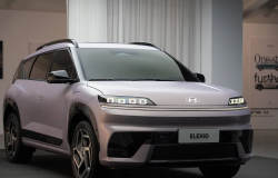 >Hyundai dan BAIC Perkenalkan SUV Listrik EO, Meluncur September 2025