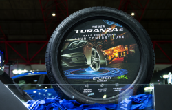 >Waktunya Ganti Ban Mobil untuk Mudik, Konsultasi dengan Bridgestone di IIMS 2026