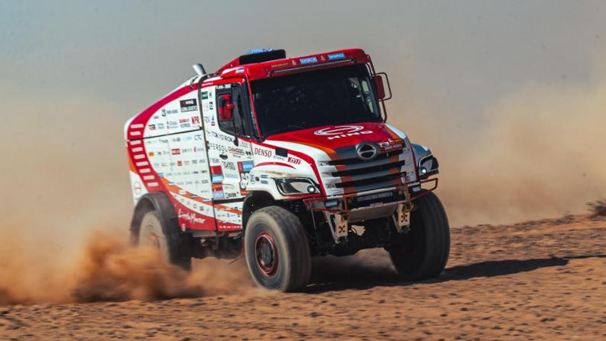 Hino Kembali ke Dakar Rally 2027 dengan Truk yang Disempurnakan