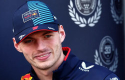 >Spekulasi Soal Tawaran Termahal 1 Miliar Poundsterling, Apakah Verstappen akan Bergabung ke Aston Martin?