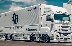 >Pakai Body Kit Liberty Walk Bikin Truk Tampil Lebih Sporty