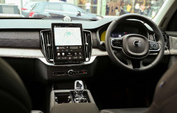 >Kecerdasan Buatan Terbaru Google Masuk ke Volvo, Sistem Android Mobil Jadi Naik Kelas