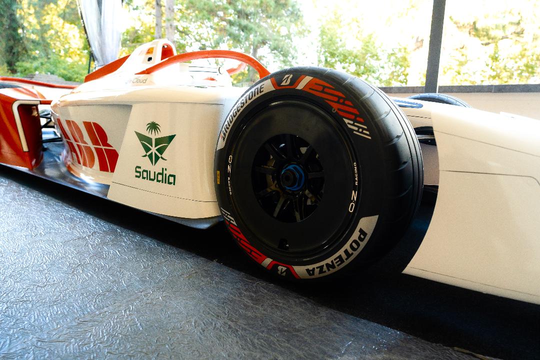 Sah! Bridgestone Resmi Geser Hankook Jadi Ban Balap Formula E