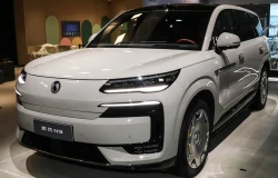>Denza N9 Flash Charge Edition akan Diluncurkan, SUV PHEV Mewah Jarak Tempuh 420 Km