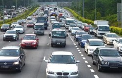 >Singapura Hentikan Pertumbuhan Jumlah Mobil Mulai Februari 2018