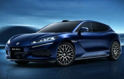 >Denza Z9 GT e3 Flash Charge Terbaru Punya 1.156 Dk, Tapi Harganya Turun Rp100 Jutaan