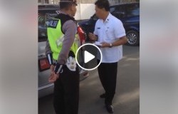 >Video Pejabat Kota Palu Menolak Ditilang